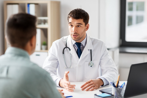 Médico explica si el café descafeinado sube la tensión