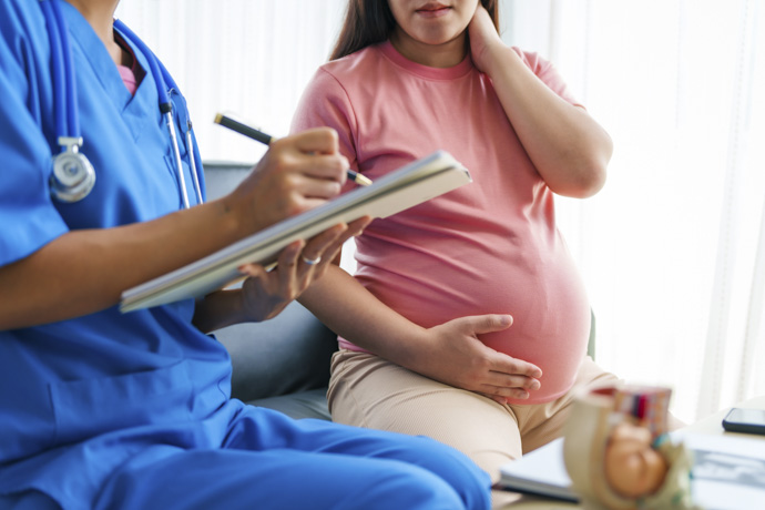 Médico habla sobre dieta para diabetes gestacional