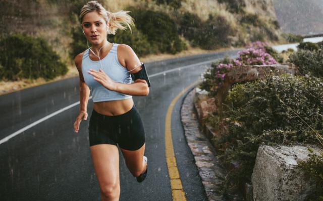 Mujer corriendo