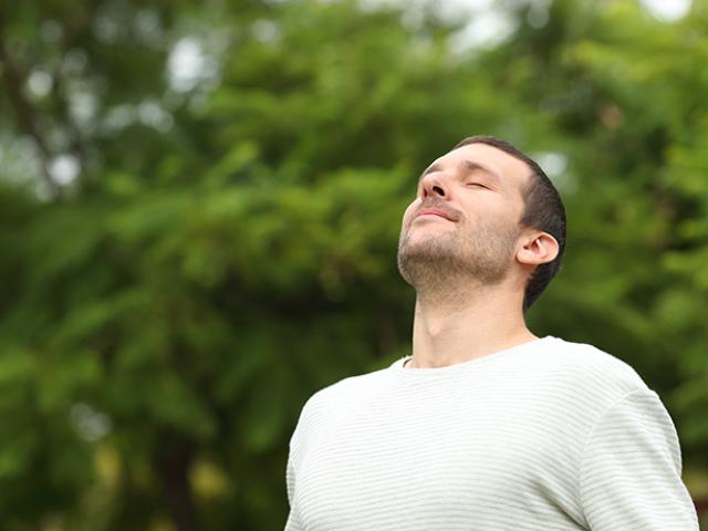 equilibrar las emociones en momentos difíciles ayuda a un mayor bienestar