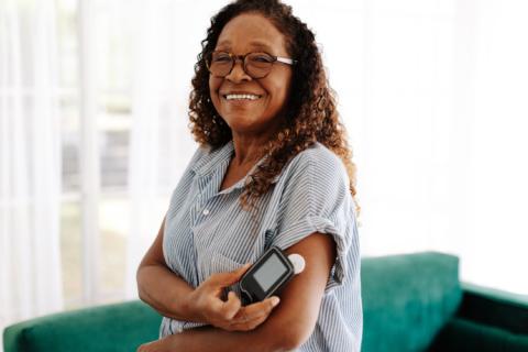 Paciente diabética después de conocer si tiene diabetes tipo 1 o tipo 2.